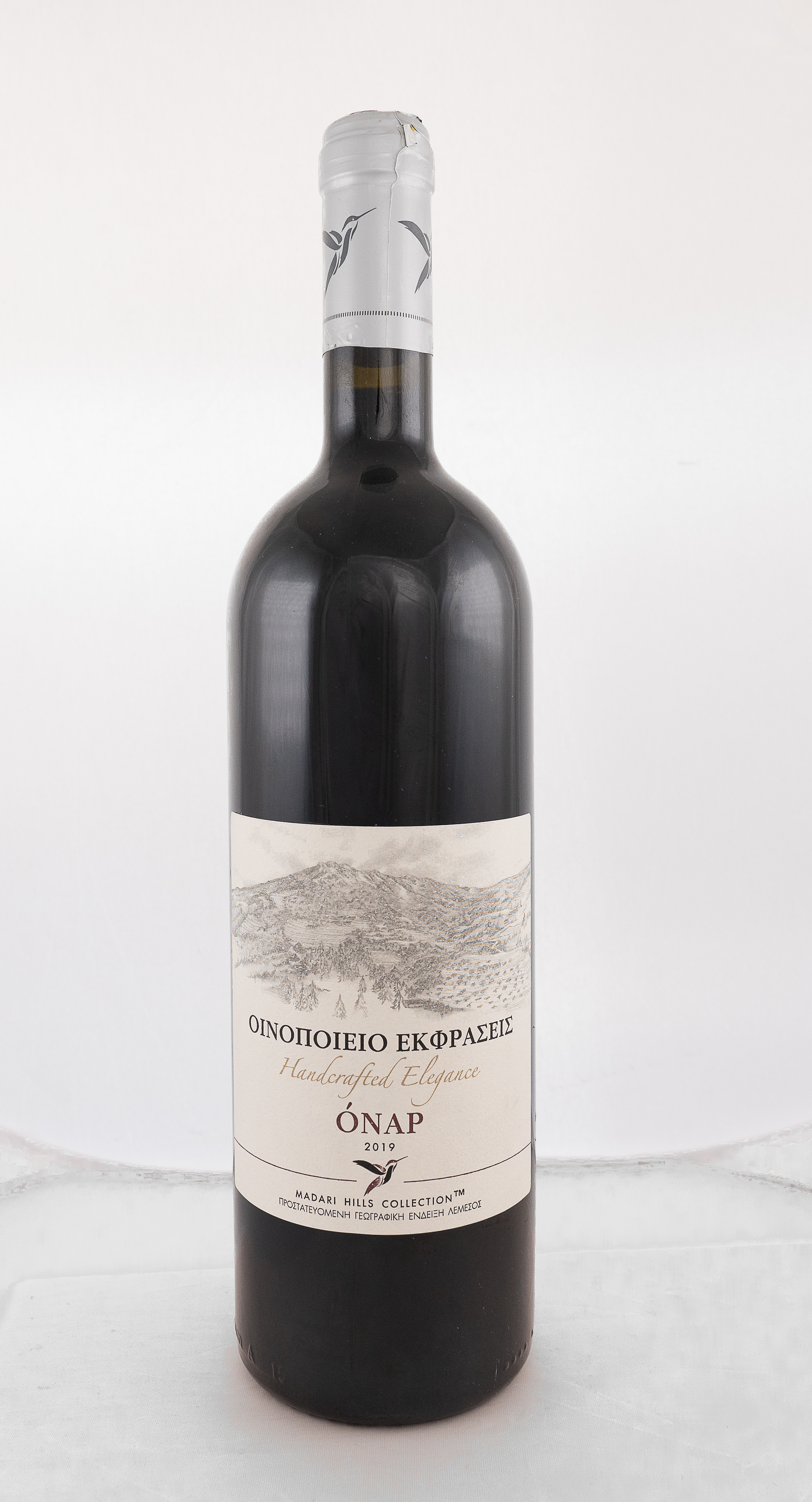 Όναρ bottle with the latest Madari Hills Collection label